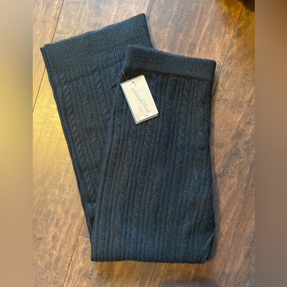 NWT Universal Thread Sweater Set - Picture 6 of 14